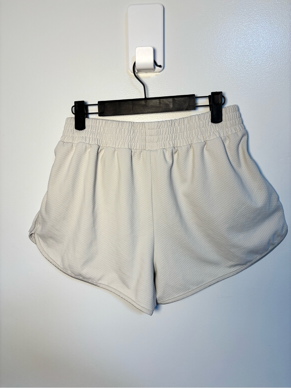 Athletic Works Cream Women's Athletic Shorts with Elastic Waist - Picture 3 of 3
